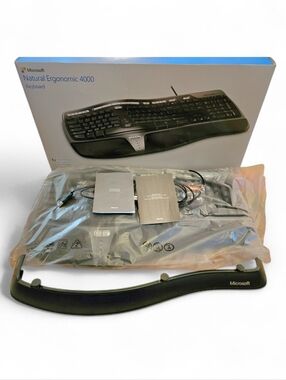 Microsoft Natural Ergonomic 4000 USB Wired Keyboard Model 1048 (B2M-00012) NEW